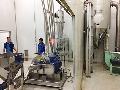 中藥材專(zhuān)用超細(xì)粉碎機(jī)